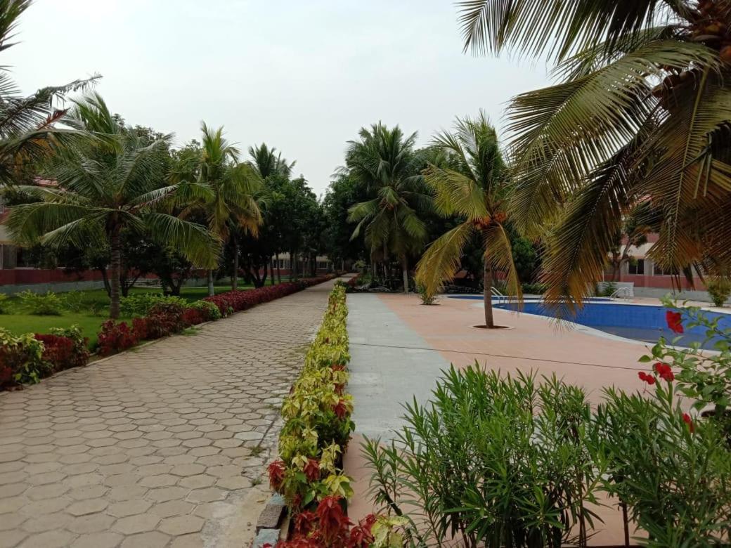 Coral Beach Resort Mahabalipuram Exterior photo